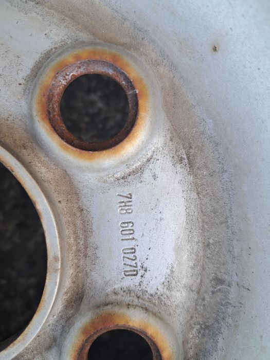 Vand cauciucuri 215.65.R16 cu jante