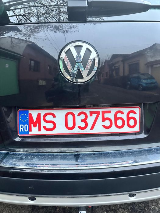 Suporti numar de inmatriculare magnetici sau cu surub