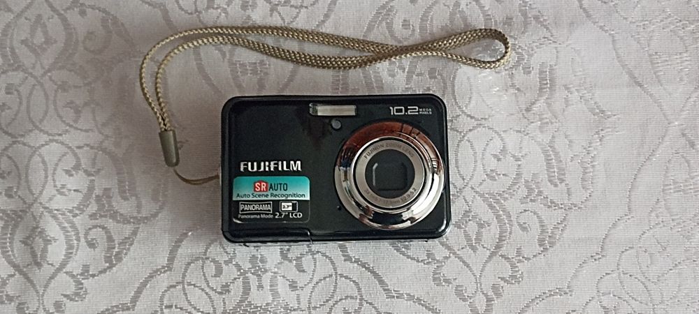 Fujifilm FinePix – 10.2 MP – aparat foto digital compact