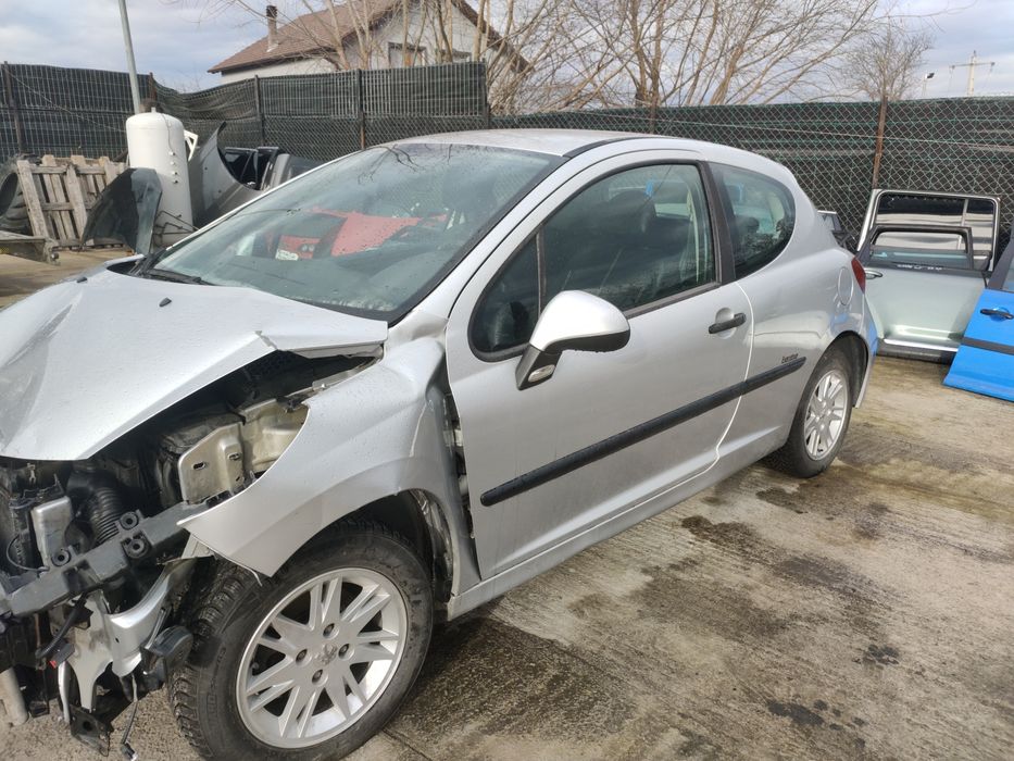 Dezmembrari ușa haion stop oglinda punte scaune ceasuri  Peugeot 207