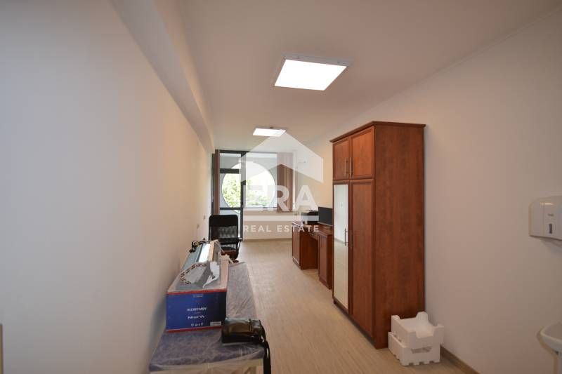 Дава се под наем Офис в Хасково, Център - 25 кв.м за 195 € - Снимка #4