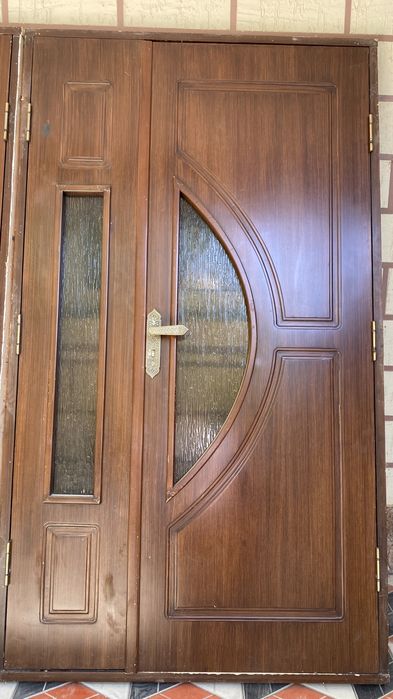 Есыктер саталыды