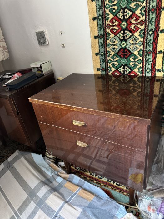 Тумбочки старые для вещей