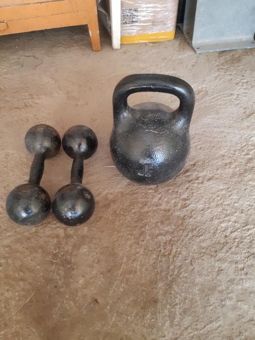 Гиря и гантели..