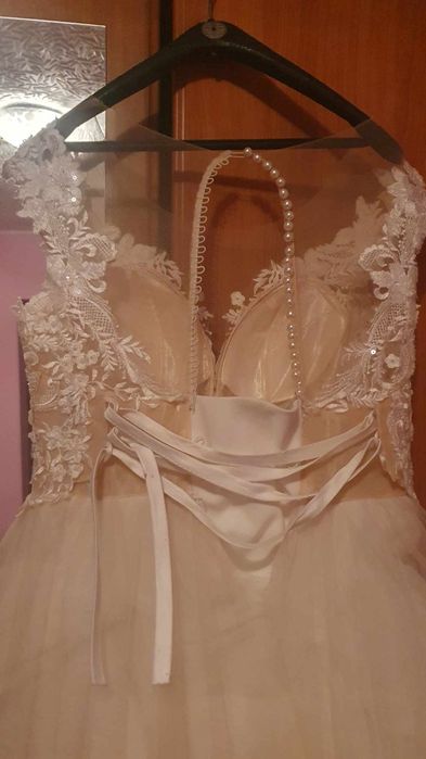 Vand rochie de mireasa