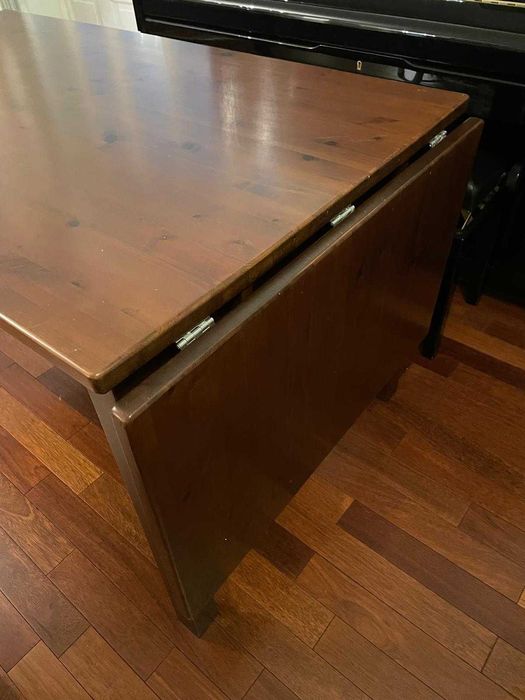 Masa din lemn masiv extensibila