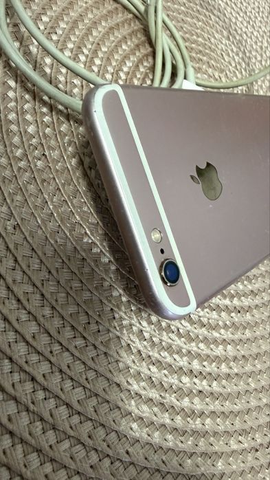 Vand iPhone 6s 16 gb rose liber de retea