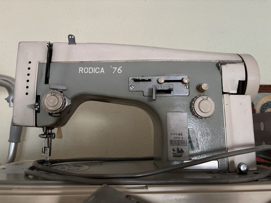 Masina cusut Rodica