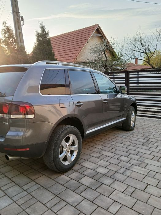 Vând Volkswagen Touareg