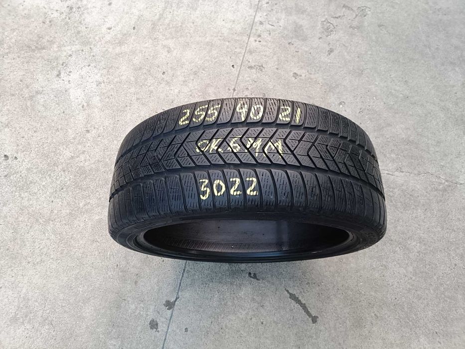O anvelopa de iarna 255 40 21 pirelli scorpion winter 6 mm dot 3022