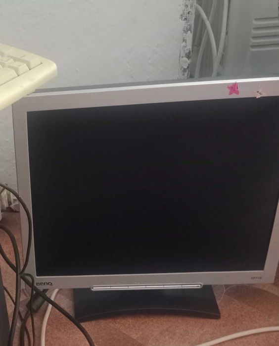 Продам рабочий Монитор за 3000