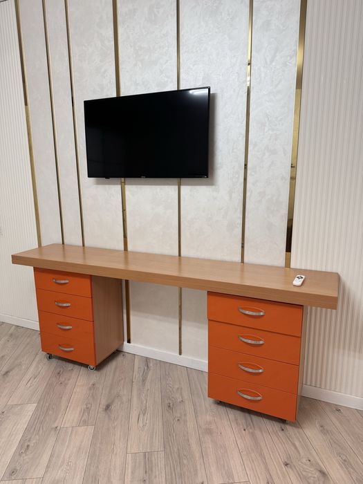 Стол с механизомом