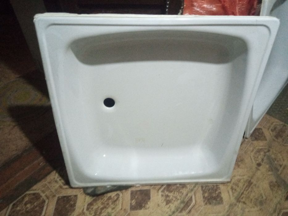 Продам душевой поддон металлический 80 на 80