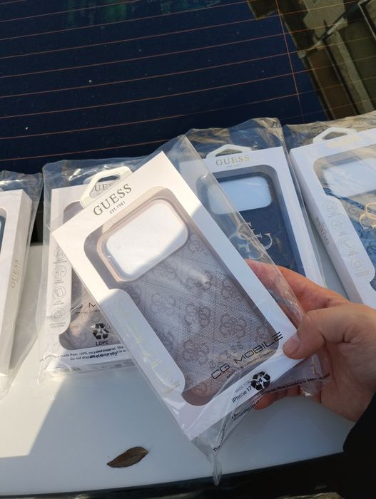 GUESS кейсове за iphone