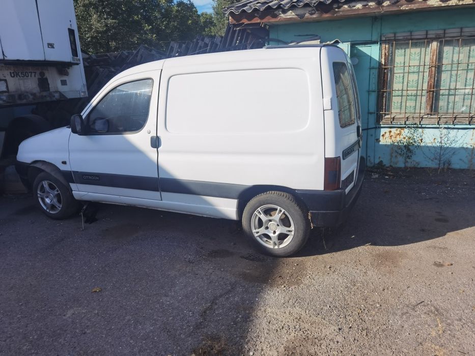 Citroen berlingo двойка  2.0 HDI колата е бракувана всичко на лично