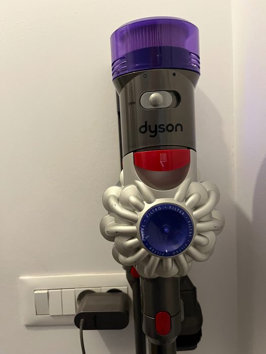 Aspirator Dyson V8