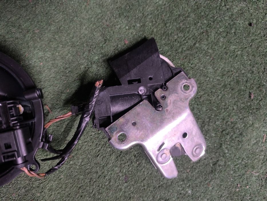 Mâner deschidere portbagaj / broasca haion Pasat B6 Golf 5