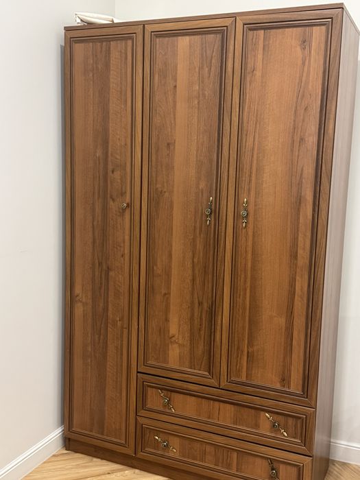 кровати шифонер столик для уроков