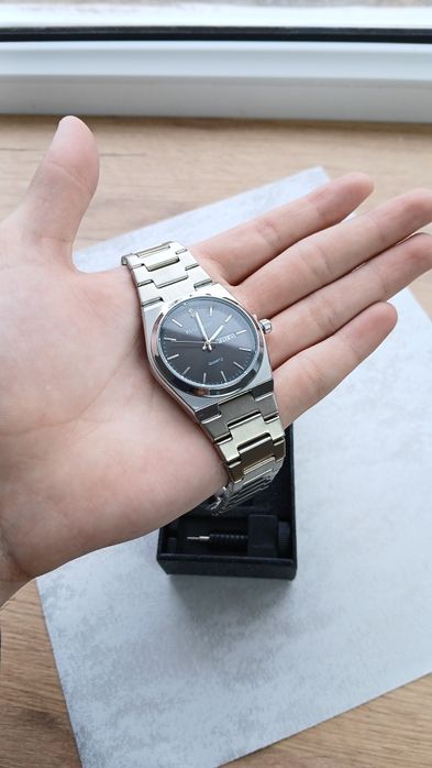 Универсальные часы Silver Black