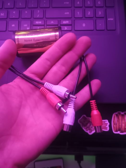 Vând filtru distorsiuni , se folosește între subwoofer și cabluri cas