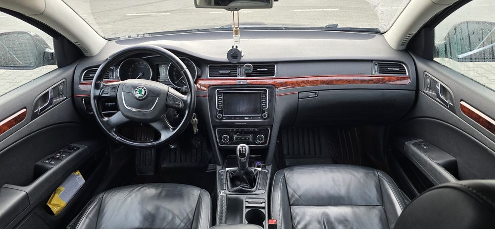 Skoda Superb II 2011 2.0 170