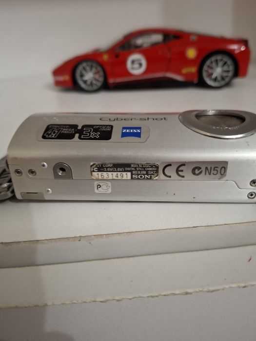 Цифровая камера SONY