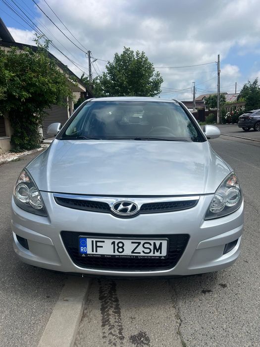 Hyundai i30 , an 2010,benzina, 197000 km reali