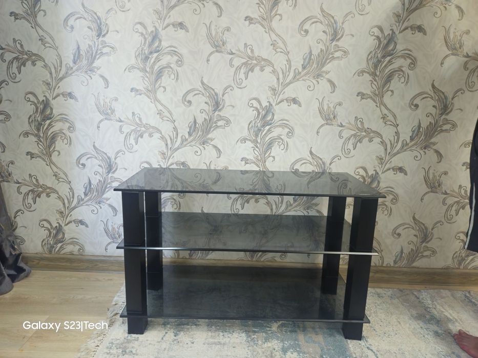 Стеклянная ТВ-тумба 95×40×60 см