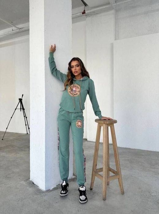 Compleu damă diferite modele