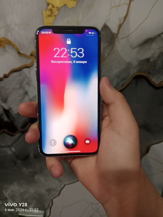 Продам Айфон Х В отличном состоянии и без осколов и без царапин итд