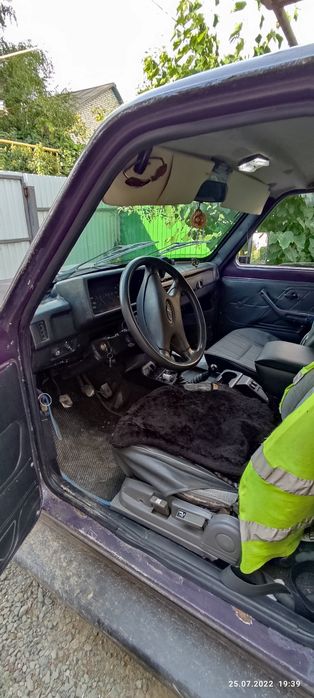 Продается машина ВАЗ-21213 >