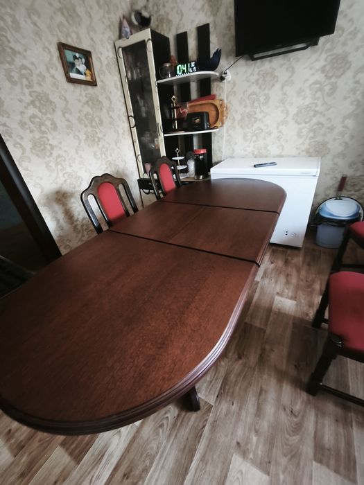 Продам стол ( дерево)