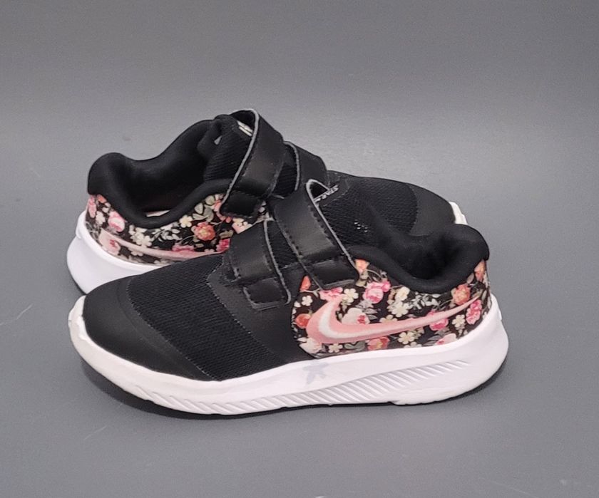 Adidasi Nike fetite marimea 26