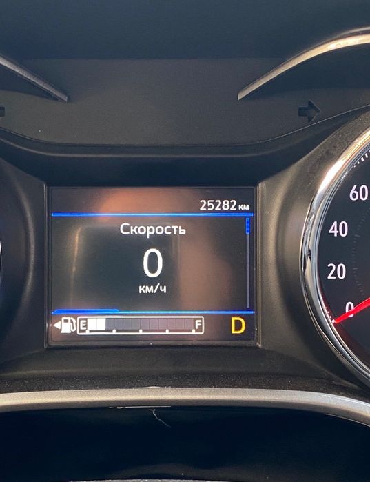 Продаю свой Chevrolet Tracker premier plus 2025 года 25.000км.