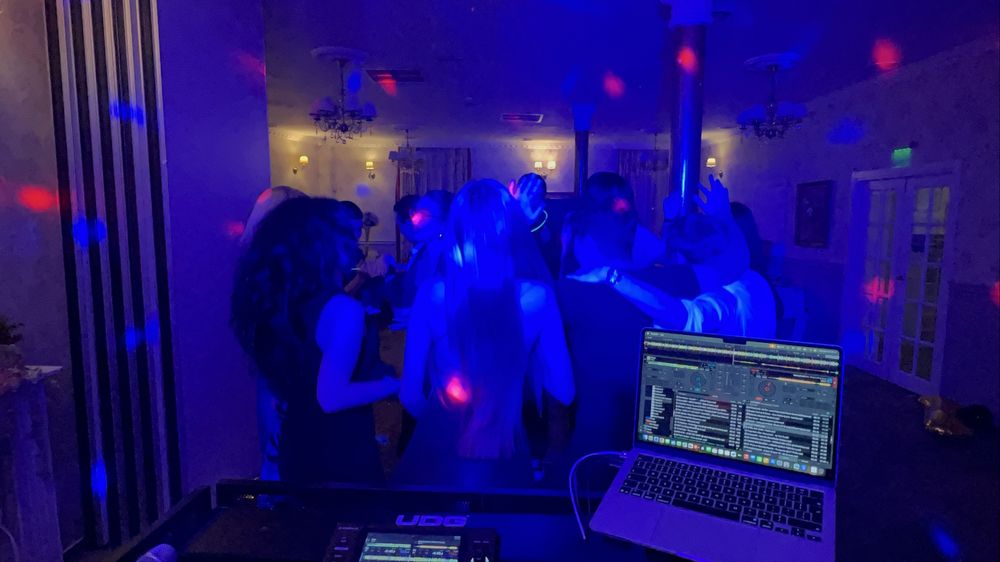 DJ EVENIMENTE BUCURESTI -  Nunta Botez Cununie Majorat Petrecere 2026 | Sonorizare si Efecte de Lumini