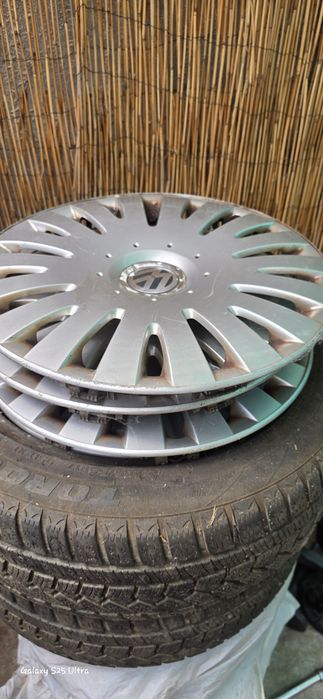 Vand 4 capace originale 16 pe vw
