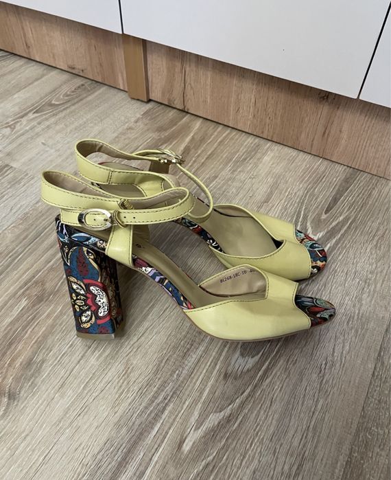 Летние босоножки 4 вид