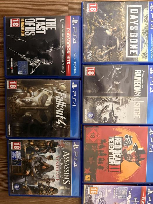 PS 4 18 jocuri 2 controler