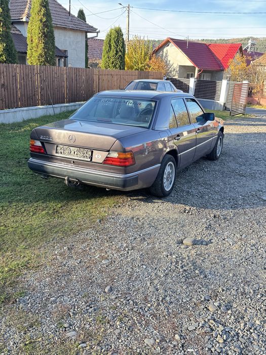 2 x Mercedes-Benz W124 Automat E230 și E300