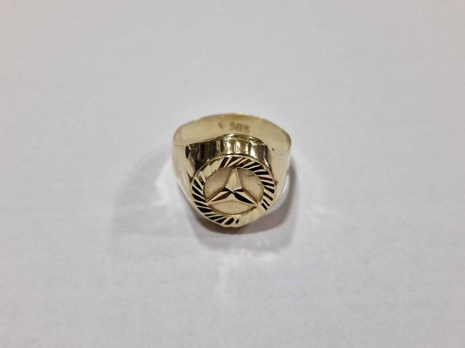 Златен пръстен 14К 585 / 4,45 гр.