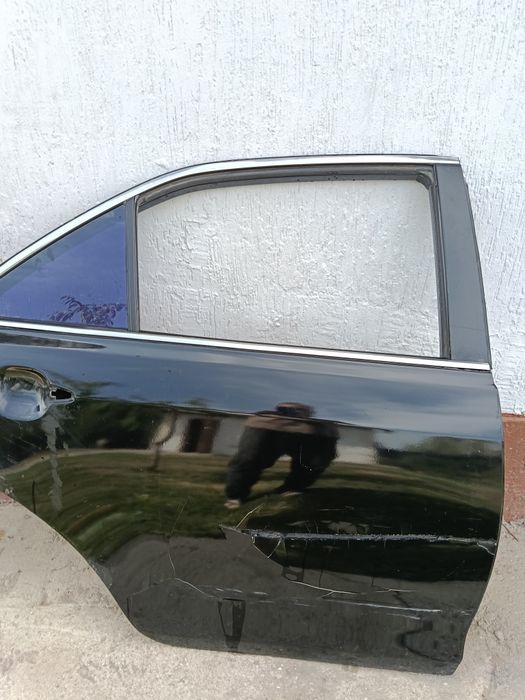 Продам ,дверь задняя.тойота Камри 40