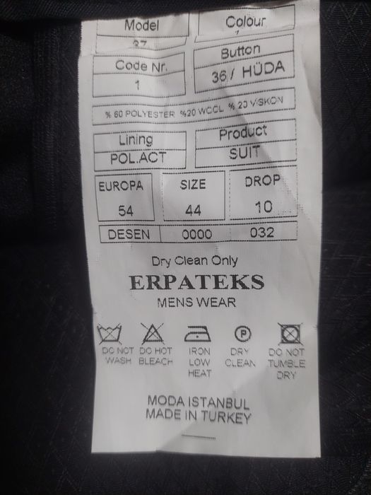 Продам новый костюм