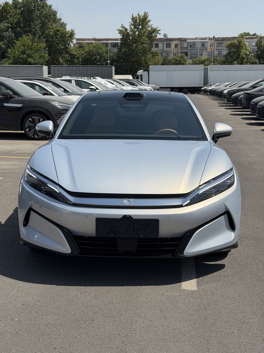 BYD Han L Awd Dual Motors