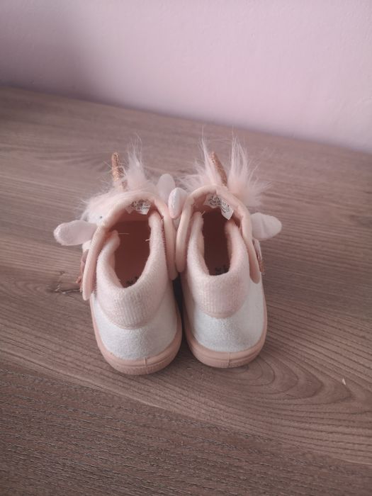 Обувки за момиче