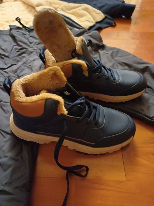 Canadiana +pantaloni+ghete-toate imblanite. /iarna