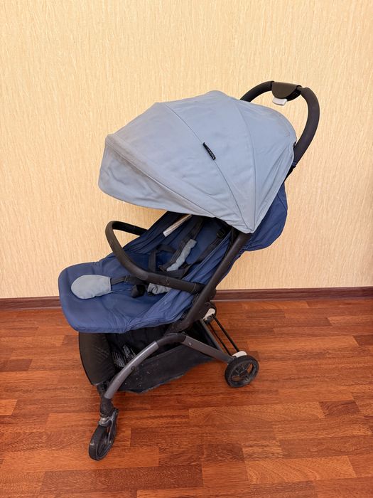 Продам прогулочную коляску