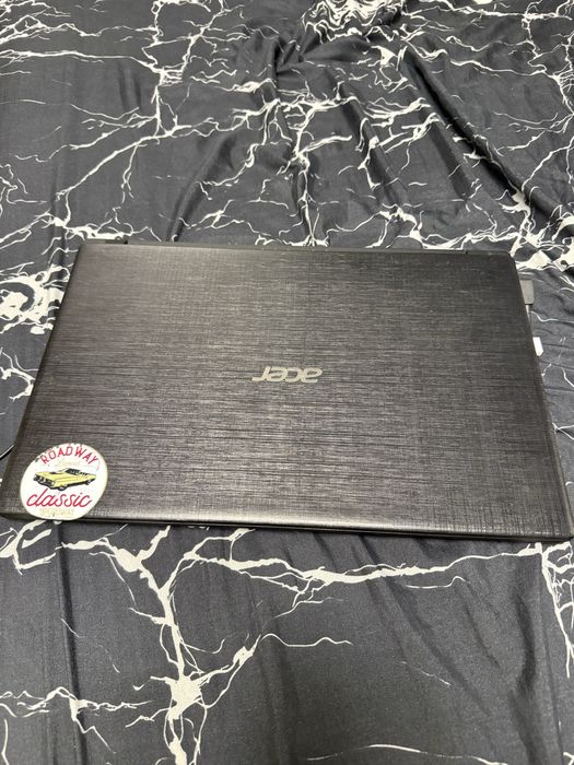 Laptop Acer / i3 Generatia 7 / Stare excelenta