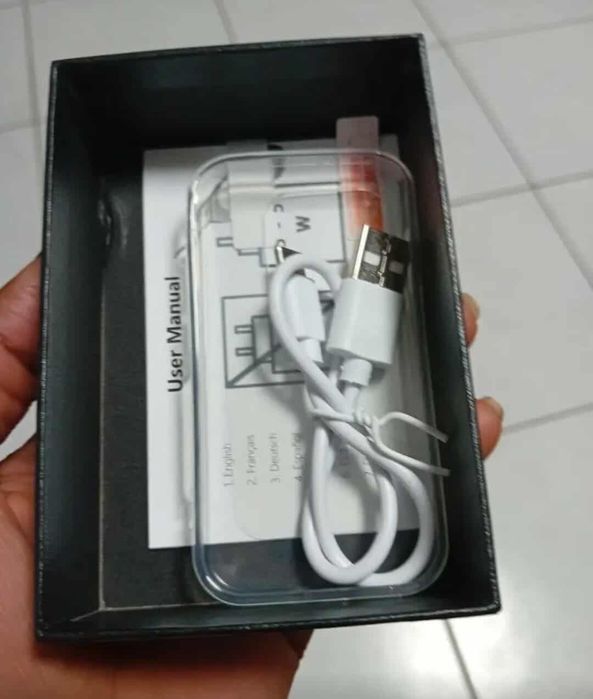 Мини смартфон 3G – компактен, стилен и практичен