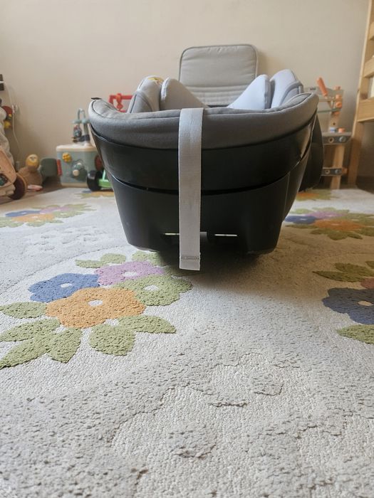Столче за кола (кошница) Cybex Aton 5 + база и подарък летен калъф