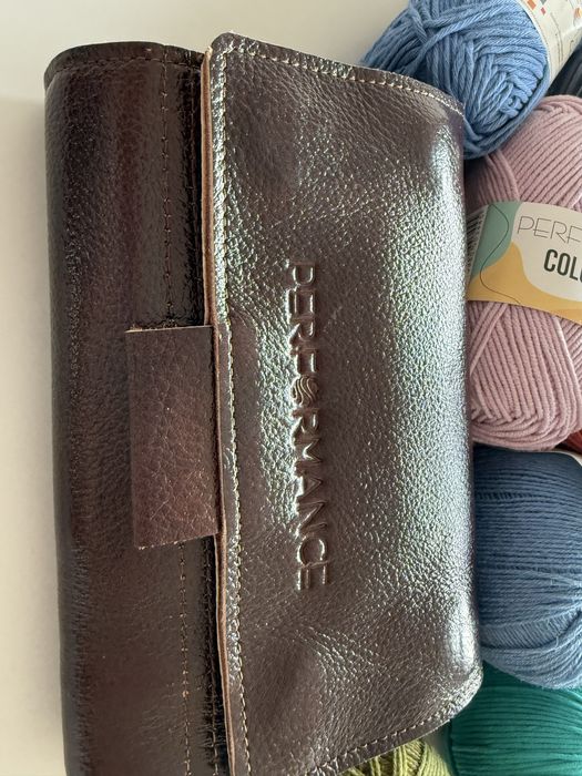 Луксозен компект куки за плетене + лот прежди